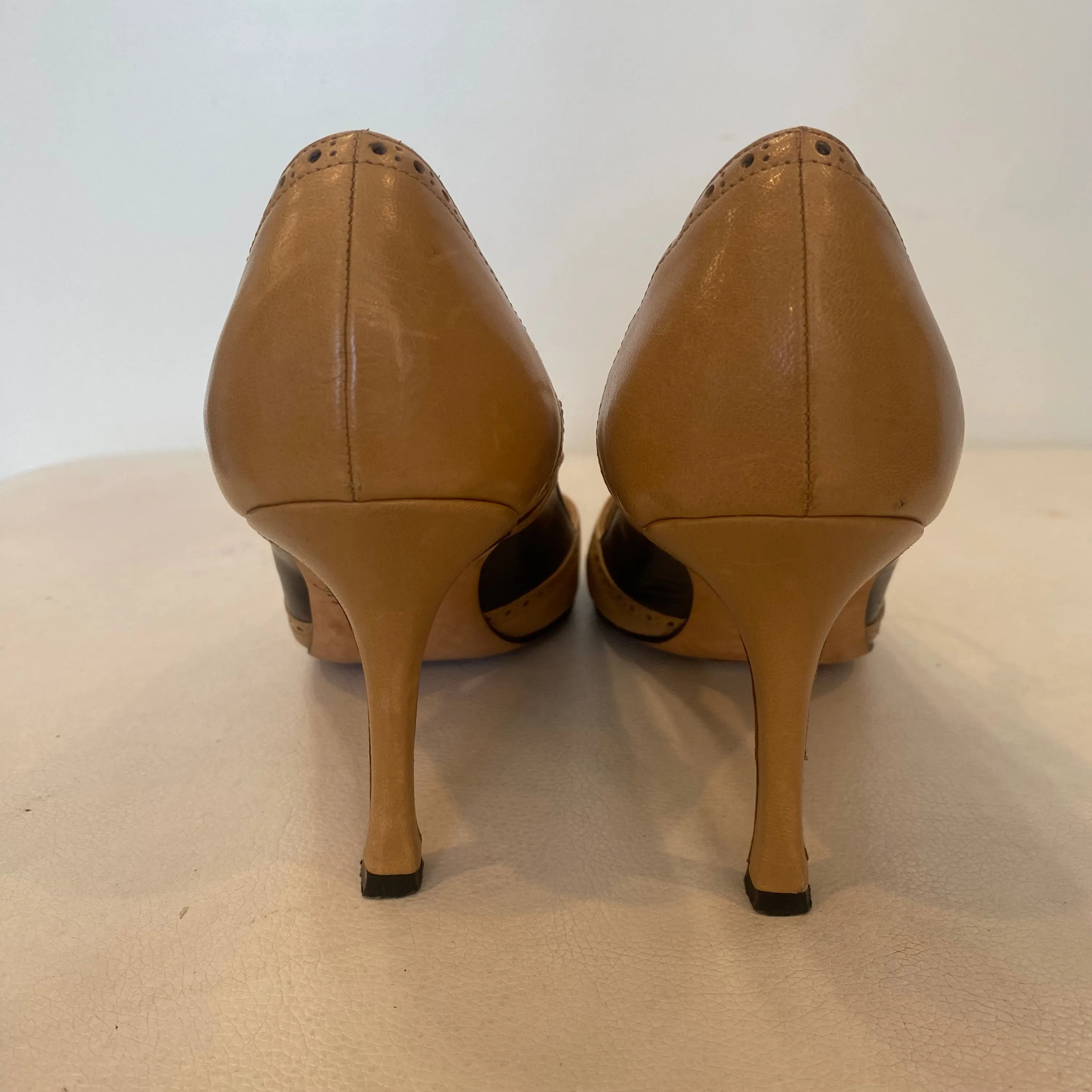 MANOLO BLAHNIK Point Toe Pumps Nude/Brown Size 36.5