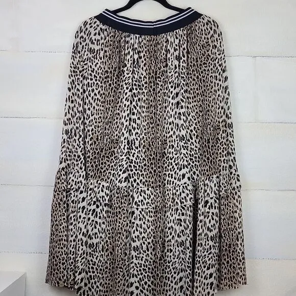 NOTES DU NORD Libby Leopard bouncy fabric Skirt. Size 8